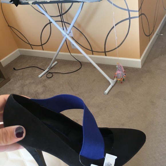 Heels - Picture 2 of 2